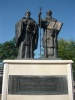 памятник Кириллу и Мефодию в Скопье (Македония)