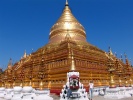 Золотой храм Швезигон, Баган.