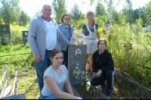 Пирятинец С.Г. , поисковики с родственниками на могиле Шаповалова А.С., погибшего Героя ВОВ