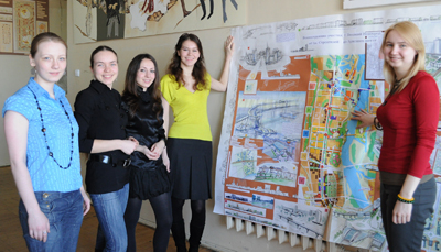 Авторы проекта (слева направо): Наталья Гуськова, Диана Вересова, Татьяна Коробицына, Анастасия Клыпутенко и Евгения Киселева (группа 5371).